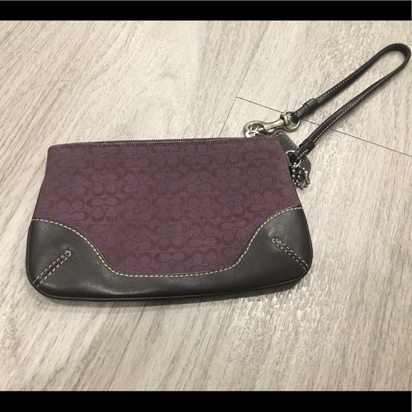 💜EUC Coach Purple Wristlet💜 - Picture 1 of 6